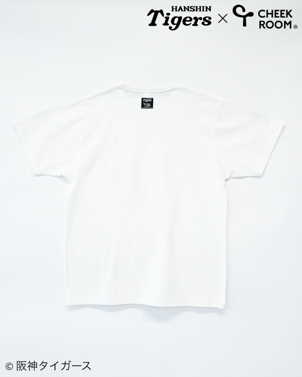 【チークルーム】阪神タイガース限定コラボ 球団旗 Tシャツ 大人 / オフホワイト