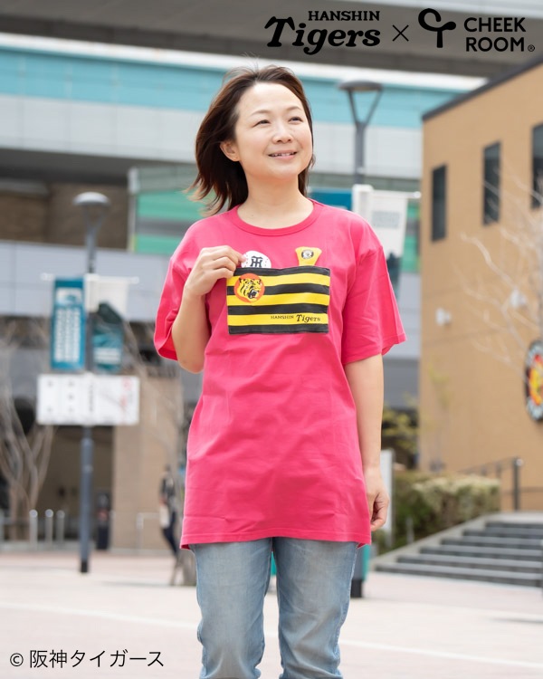 【チークルーム】阪神タイガース限定コラボ 球団旗 Tシャツ 大人 / ピンク