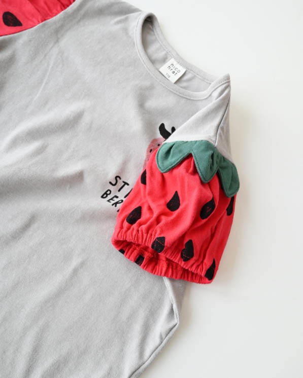【ニコフラート】いちご袖Ｔシャツ / グレー
