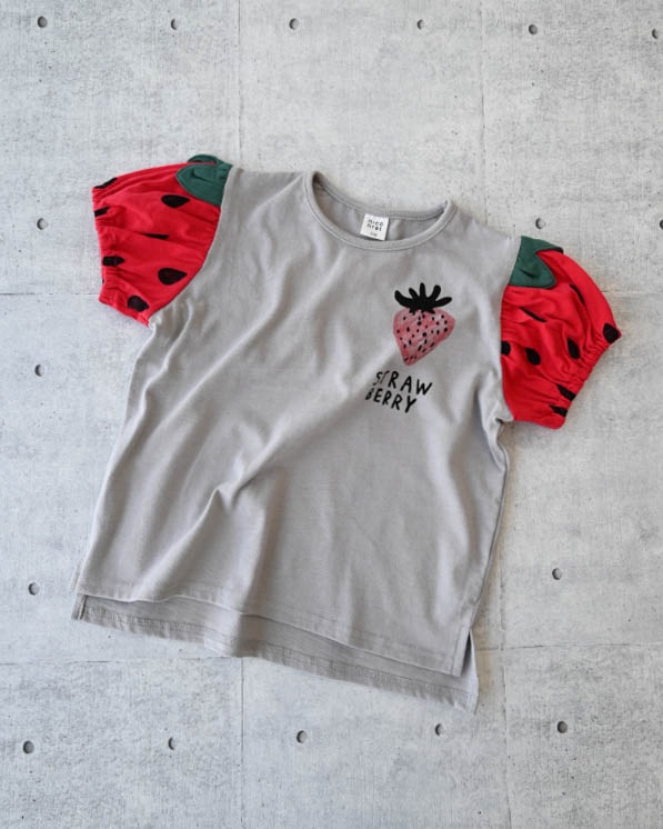 【ニコフラート】いちご袖Ｔシャツ / グレー