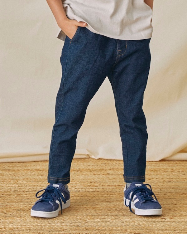 【定番】テーパードスリムデニムパンツ