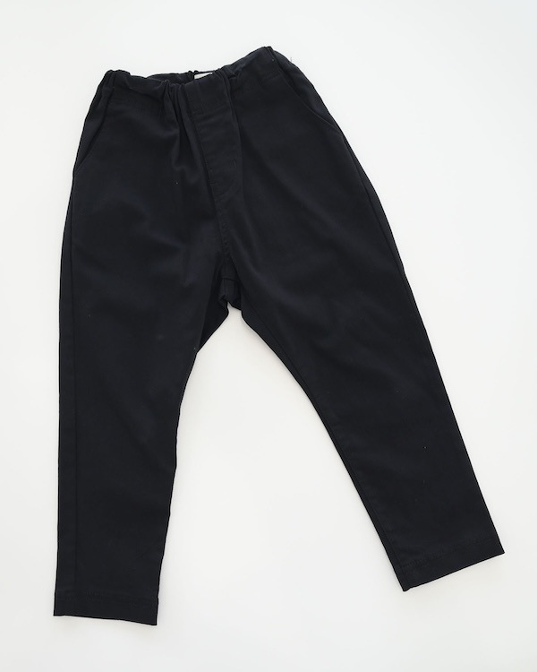 【定番】テーパードスリムパンツ