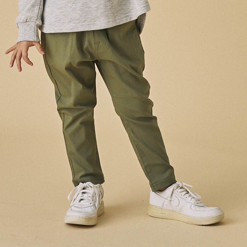 【定番】テーパードスリムパンツ