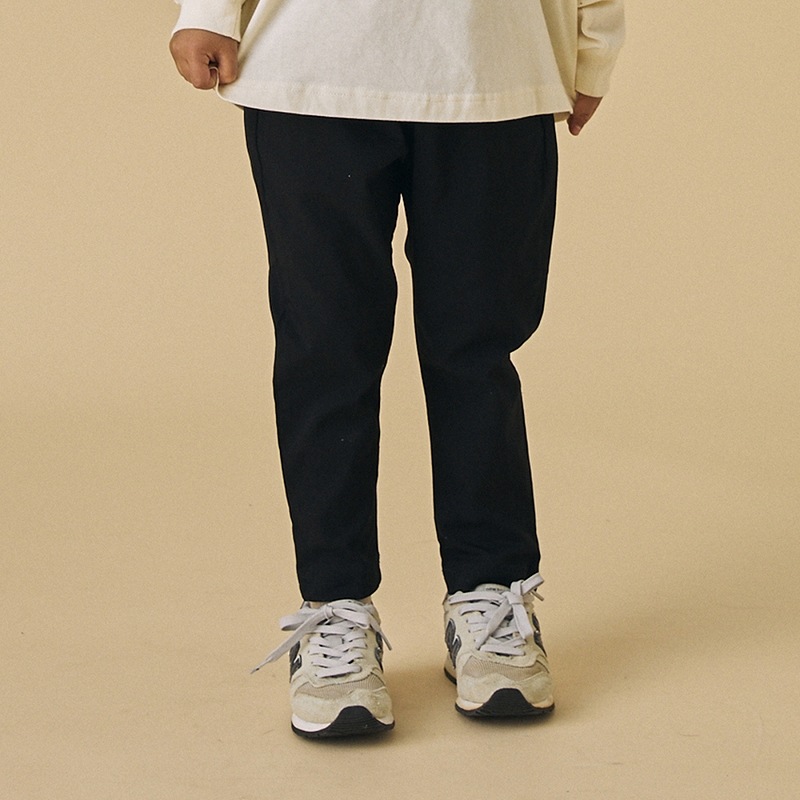 【定番】テーパードスリムパンツ