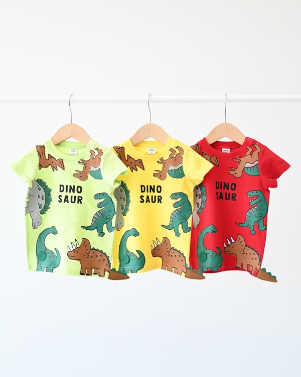 【チークルーム】恐竜たくさん Tシャツ / レッド