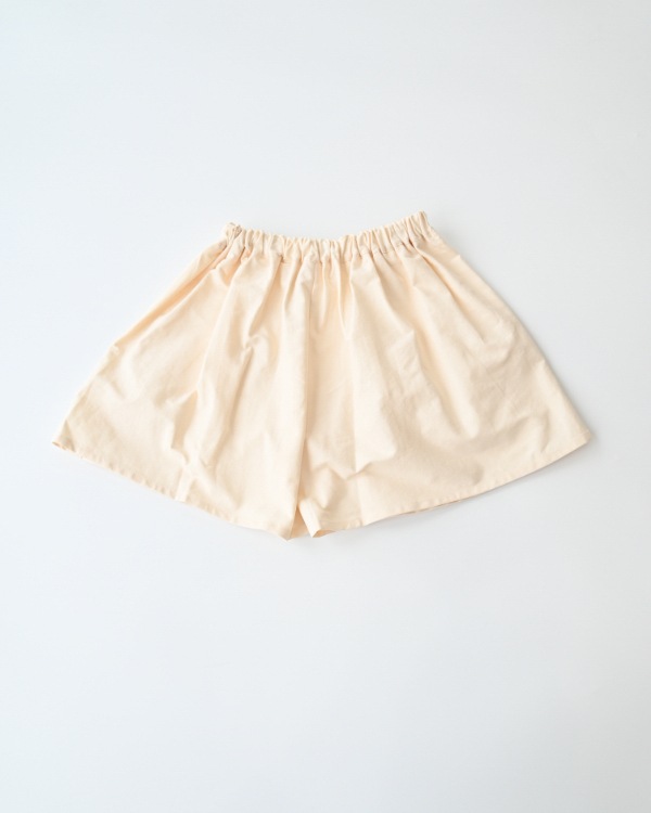 【エヌエイチティー】タックショートパンツ / アイボリー