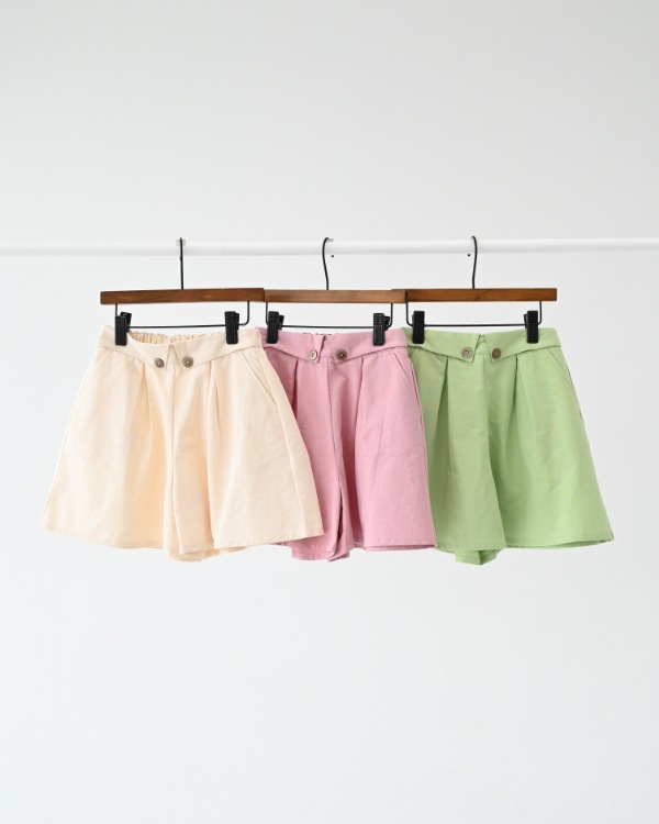 【エヌエイチティー】タックショートパンツ / アイボリー