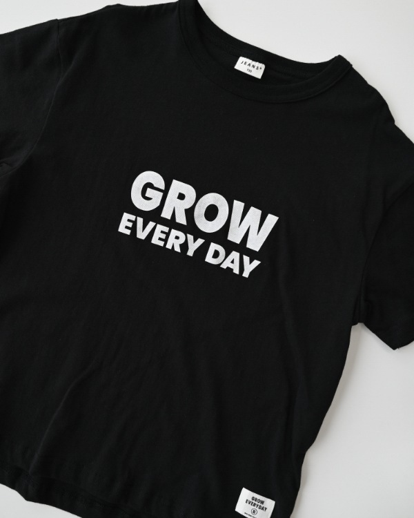 【ジーンズベー】GROW EVERY DAY Tシャツ / ブラック