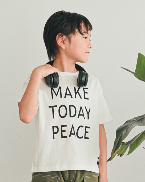 【ゼロスタンダード】MAKE TODAY PEACE Tシャツ / オフホワイト