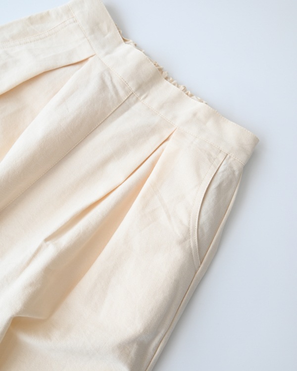 【エヌエイチティー】ロングサーカスパンツ / アイボリー