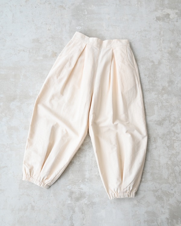 【エヌエイチティー】ロングサーカスパンツ / アイボリー