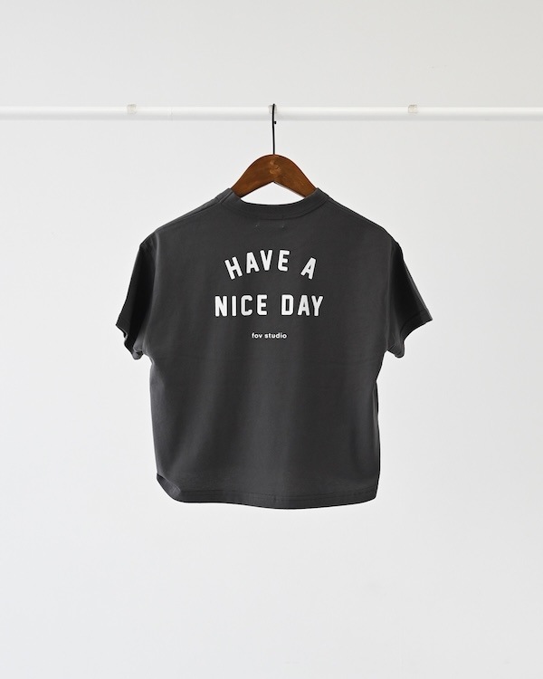 【フォブ】NICE DAY Tシャツ / チャコールグレー