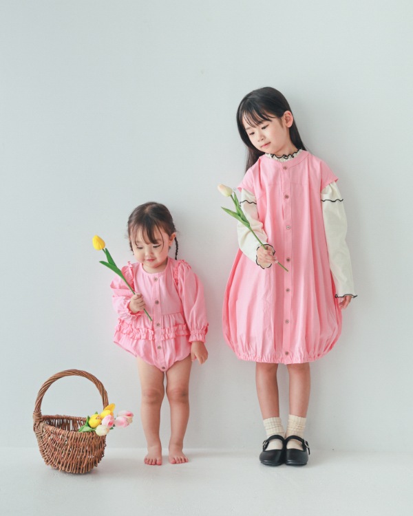 【エヌエイチティー】フリルロンパース / ピンク