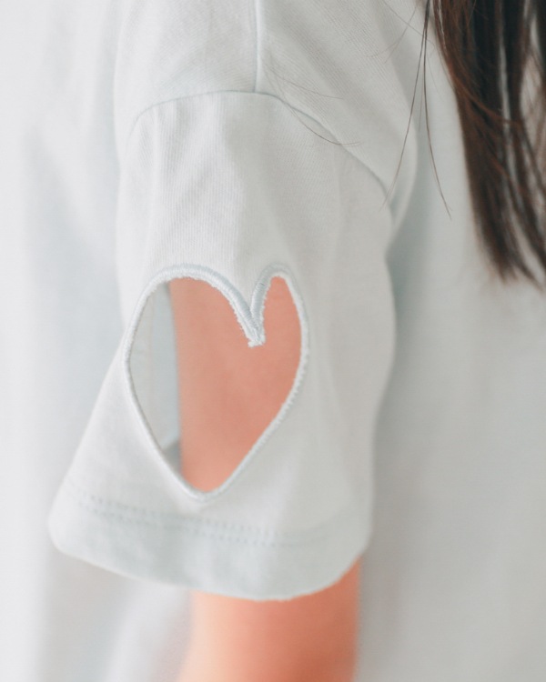 【エヌエイチティー】ハート Tシャツ / サックス