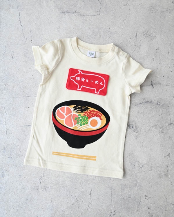 【チークルーム】豚骨ラーメンＴシャツ / アイボリー