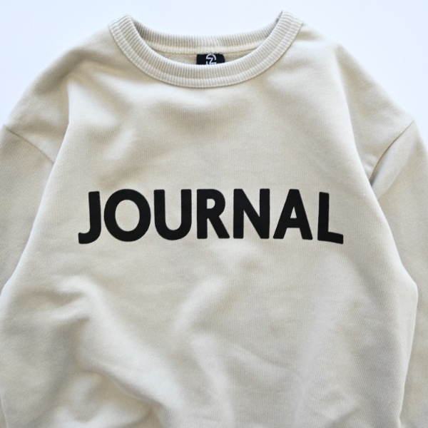 【25FW】JOURNAL トレーナー / サンド