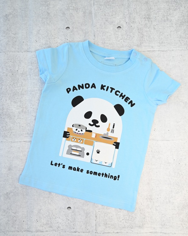 【チークルーム】パンダキッチン Tシャツ / サックス