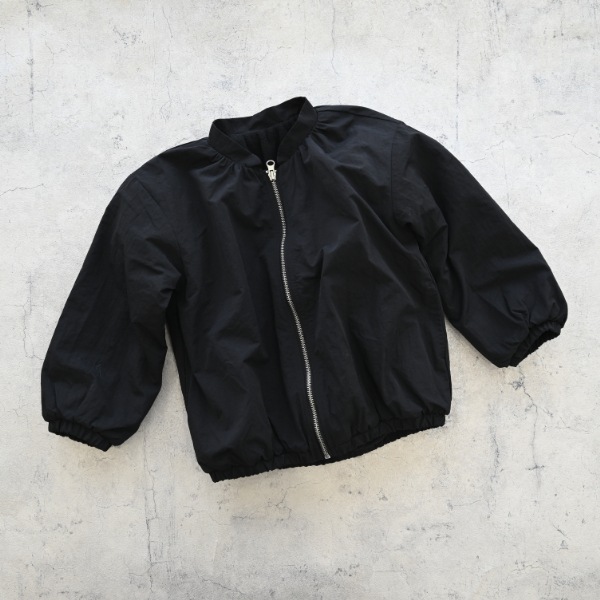 【25FW】ナイロン ギャザージャケット / ブラック