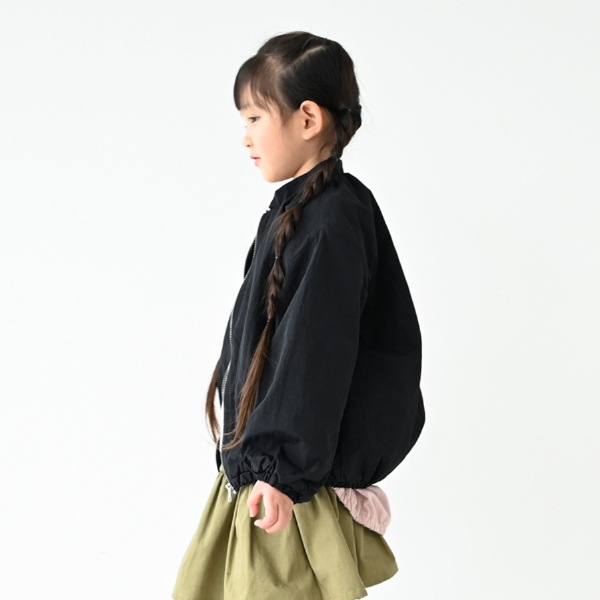 【25FW】ナイロン ギャザージャケット / ブラック