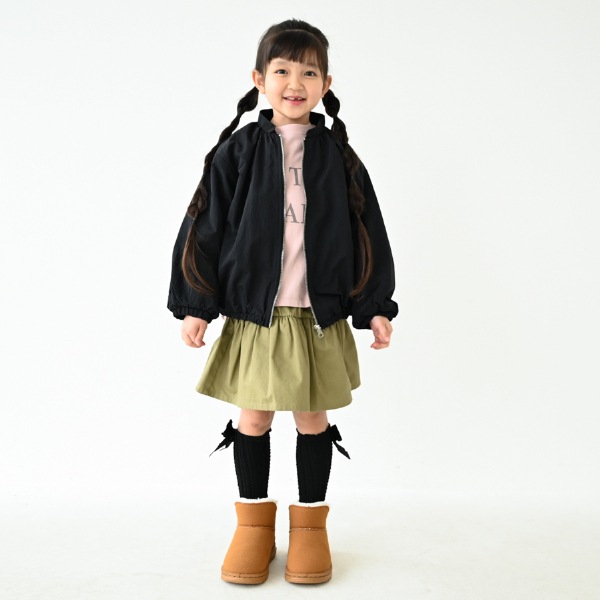 【25FW】ナイロン ギャザージャケット / ブラック