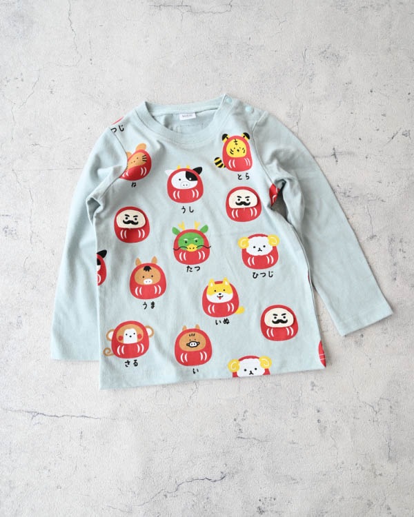 【チークルーム】干支だるまロングＴシャツ / サックス