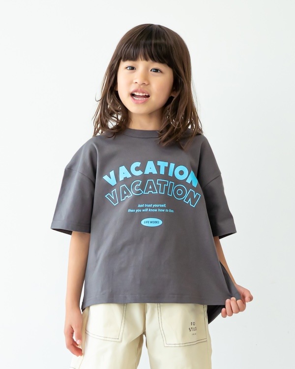 【フォブ】VACATION Tシャツ / チャコールグレー  