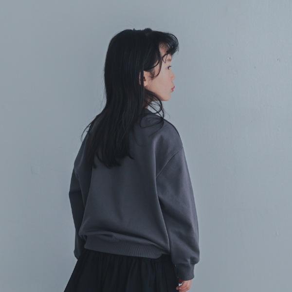 【25FW】ベーシック トレーナー / チャコールグレー