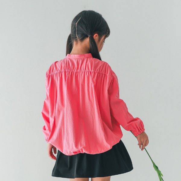 【25FW】バルーン ギャザーブラウス / サーモンピンク