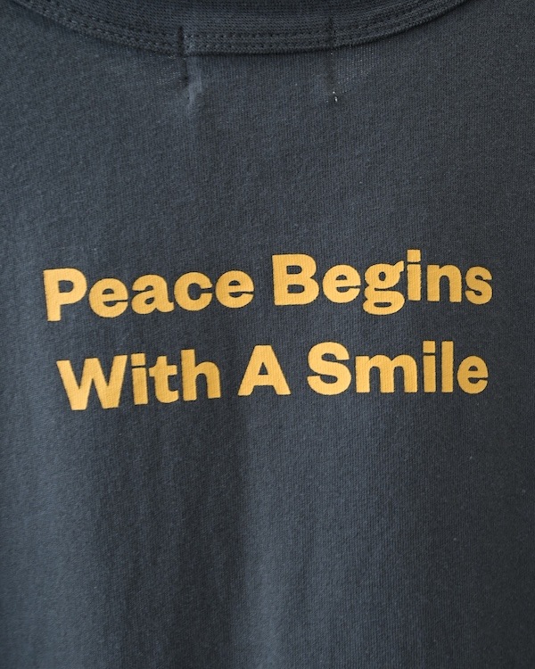 【ジェネレーター】Peace Begins Tシャツ / ホワイト