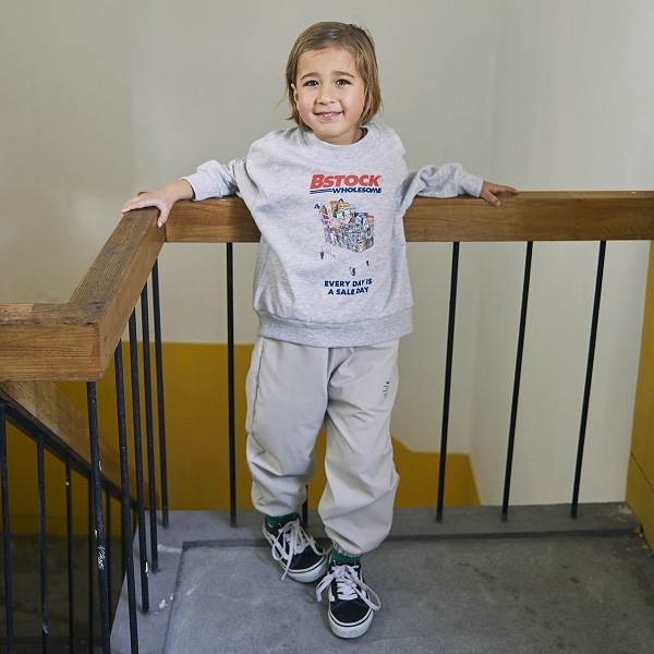 【25FW】WHOLESOME トレーナー / 杢グレー