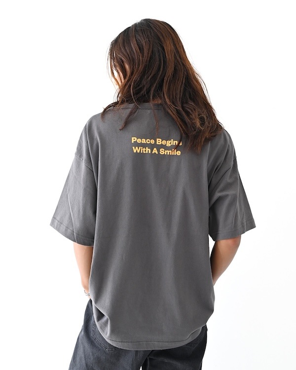 【ジェネレーター】Peace Begins Tシャツ / チャコールグレー