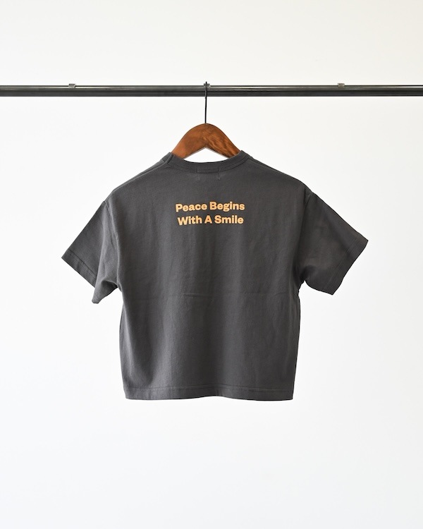 【ジェネレーター】Peace Begins Tシャツ / チャコールグレー
