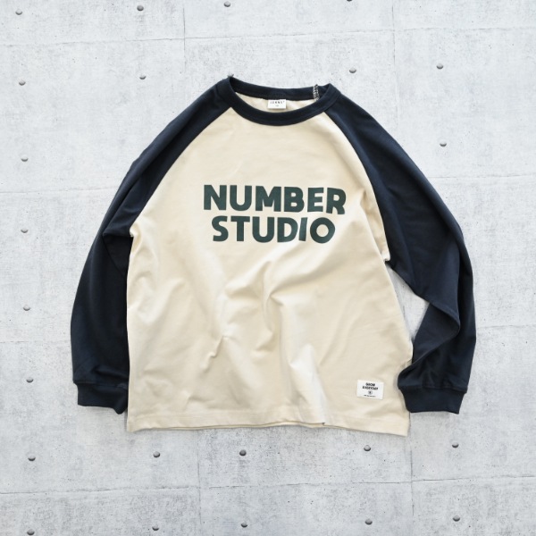 【25FW】NUMBER STUDIO ロングTシャツ / サンド