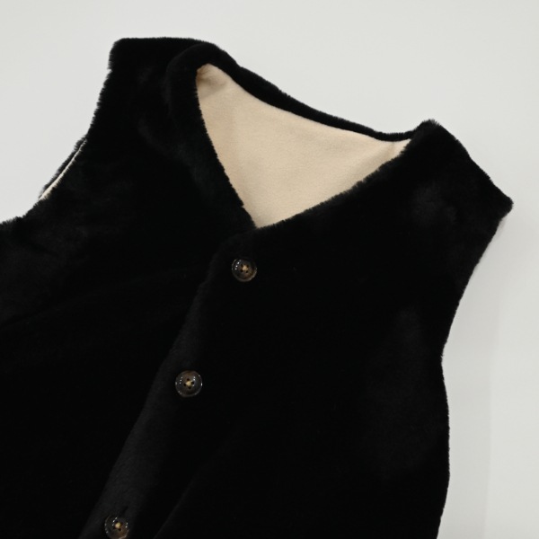 【25FW】ファー ポケット付きベスト / ブラック