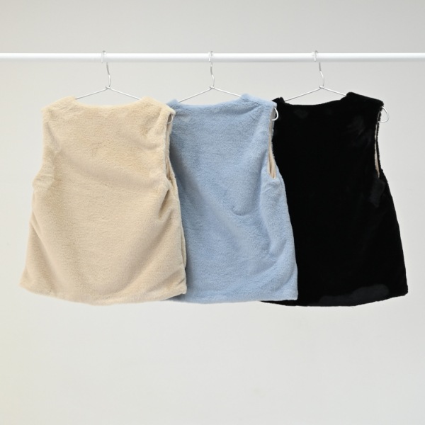 【25FW】ファー ポケット付きベスト / ブラック