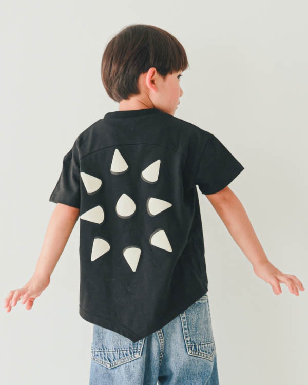 【ニコフラート】恐竜トゲトゲ Tシャツ / ブラック