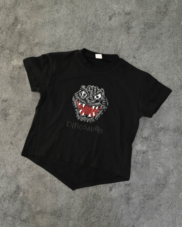 【ニコフラート】恐竜トゲトゲ Tシャツ / ブラック