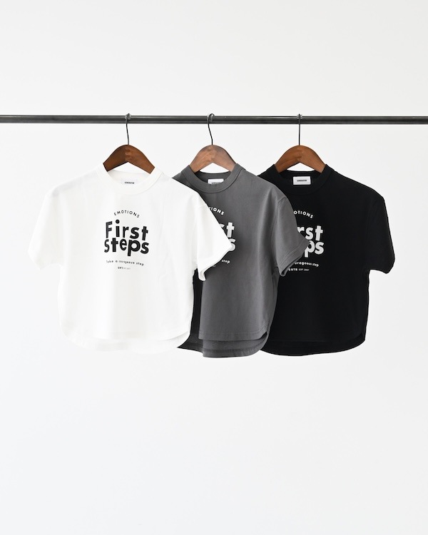 【26PS】First Steps Tシャツ / チャコールグレー