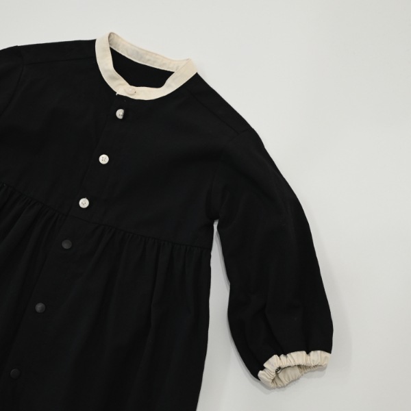 【25FW】配色 ギャザーロンパース / ブラック