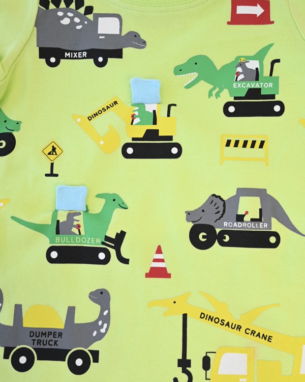 【チークルーム】恐竜の工事 Tシャツ / ライトグリーン