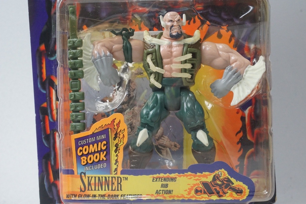 ��� TOY BIZ �ޡ��٥� ���ߥå� �������ȥ饤���� INCLUDES FLAM GLOW DETAILS SKINNER �����ʡ�