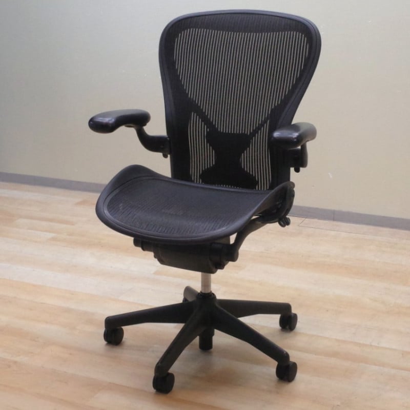 訳アリ特価 ハーマンミラー Herman Miller アーロンチェア Cサイズ ポスチャーフィット オフィスチェア 高級 KK10355-1 中古オフィス家具 配送サイズ300