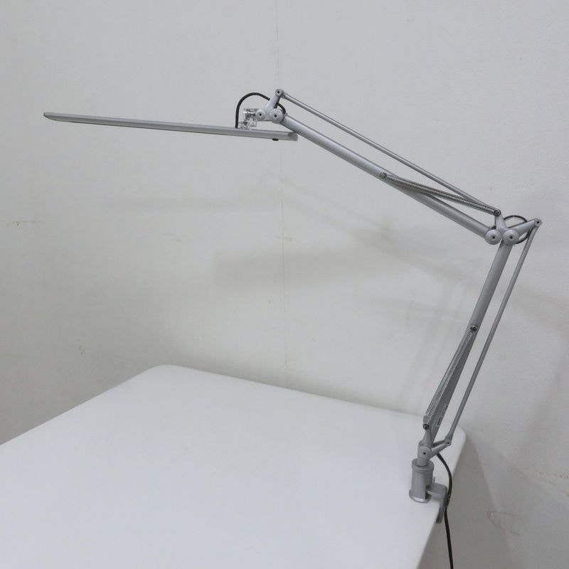 KOKUYO LEDタスクライト SDA-LEDFLA10N デスクライト シルバー クランプタイプ 卓上ライト YH10682 中古オフィス家電 配送サイズ160
