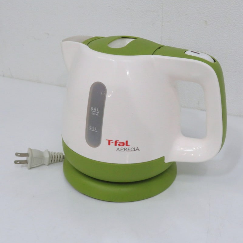 T-fal ティファール BF-802 電気ケトル グリーン 0.8L シンプル 湯沸し 空焚き防止 ホコリカバー オフィス家電 YH11466 中古オフィス家具 配送サイズ80