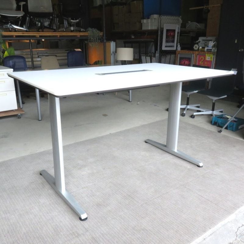 オカムラ ハイミーティングテーブル リフティオ 4L17EF MR96 ホワイト／シルバー AG11008 中古 配送サイズ400
