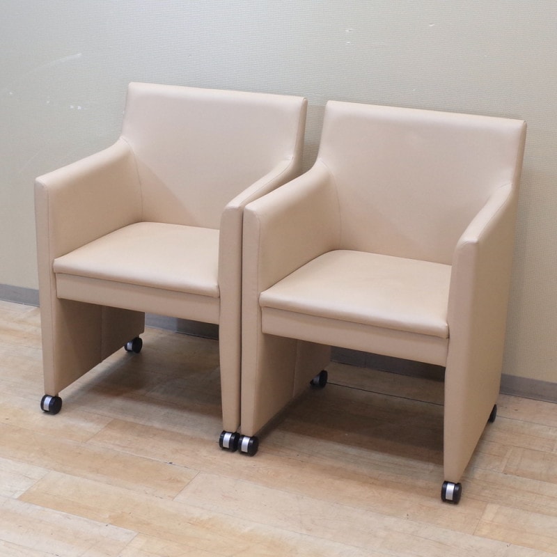 ADALのハイチェア2脚セット