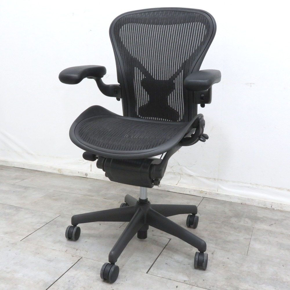 美品 Herman Miller ハーマンミラー アーロンチェア チタニウム 美品 Herman Miller ハーマンミラー アーロンチェア チタニウム