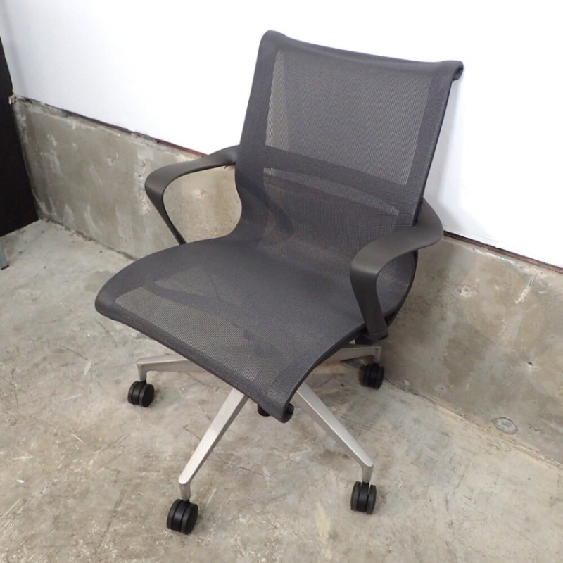 ハーマンミラーストア青山｜プロジェクトケーススタディ |【CBRE】 | HermanMiller Setu Chair ハーマンミラー ① | デスクチェア