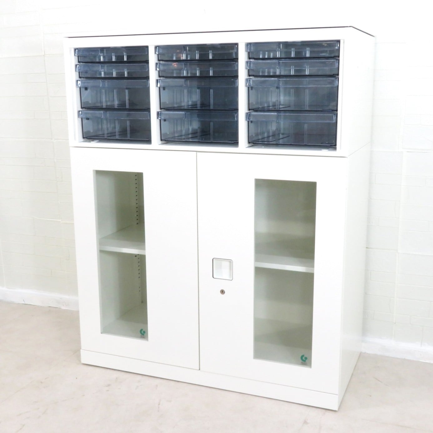 オカムラ ニューフォーティ ガラス書棚 W900 ガラス 木目