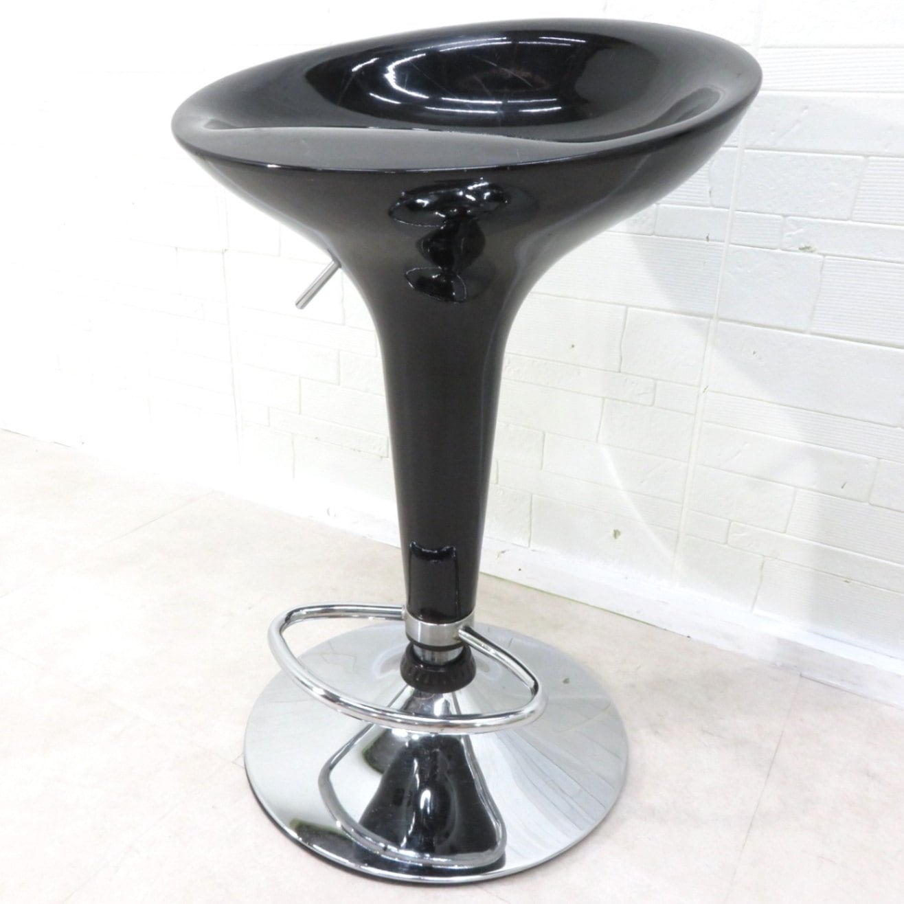 ニトリ カウンターチェア 回転高さ調整可能 バーチェア ブラック 2脚